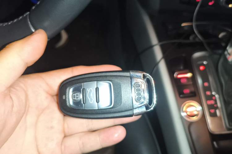 Used Audi Q5 2017 40 TFSI Ambition Edition Vehicle Key