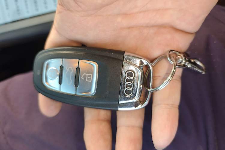 Used Audi Q5 2017 40 TFSI Technology Edition Vehicle Key