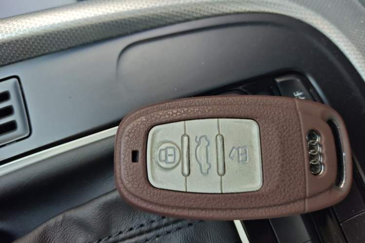 Used Audi Q5 2017 Plus 40 TFSI Technology Model Vehicle Key