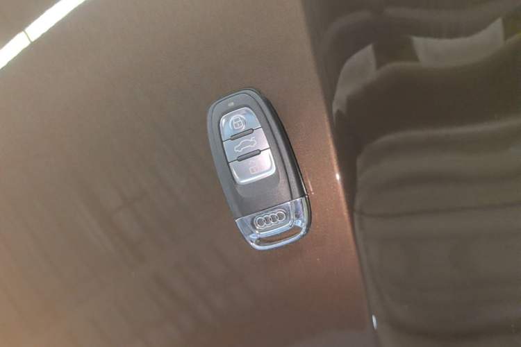Used Audi Q5 2017 Plus 40 TFSI Ambition Model Vehicle Key