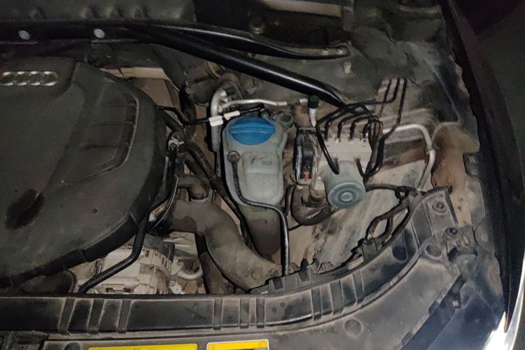 Used Audi Q5 2017 40 TFSI Comfort Model Engine Bay Left