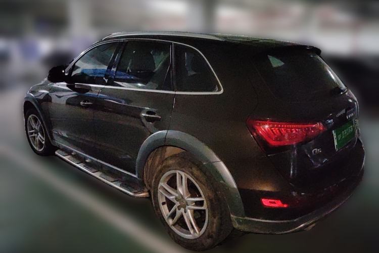 Used Audi Q5 2017 40 TFSI Comfort Model Rear Left 45 Deg