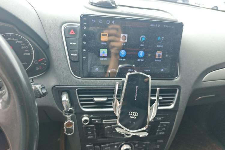 Used Audi Q5 2017 40 TFSI Ambition Edition Audio And AC Panel