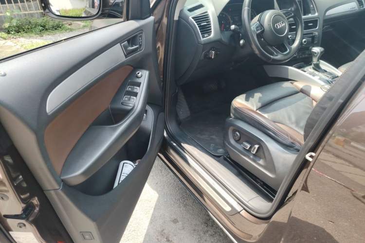 Used Audi Q5 2017 40 TFSI Technology Edition Driver Seat