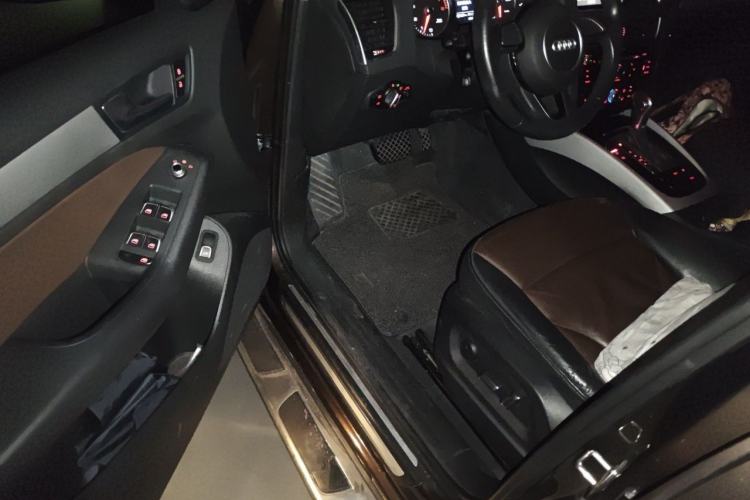 Used Audi Q5 2017 40 TFSI Ambition Edition Driver Seat