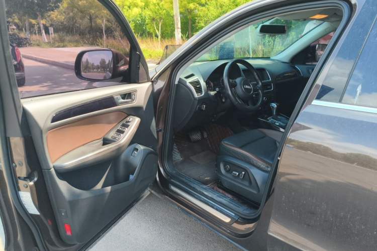 Used Audi Q5 2017 Plus 40 TFSI Technology Model Driver Seat
