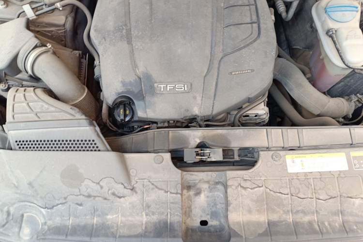 Used Audi Q5 2017 40 TFSI Technology Edition Engine Bay