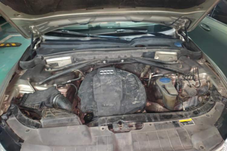 Used Audi Q5 2017 40 TFSI Ambition Edition Engine Bay