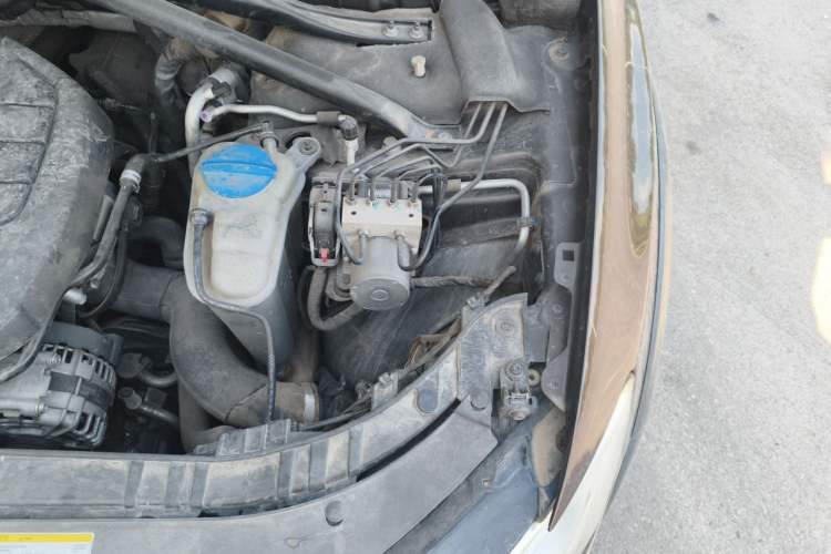 Used Audi Q5 2017 Plus 40 TFSI Technology Model Engine Bay Left