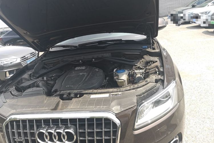 Used Audi Q5 2017 40 TFSI Comfort Model Engine Bay Left