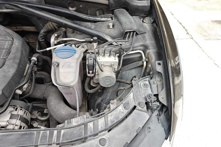 Used Audi Q5 2017 Plus 40 TFSI Technology Model Engine Bay Left