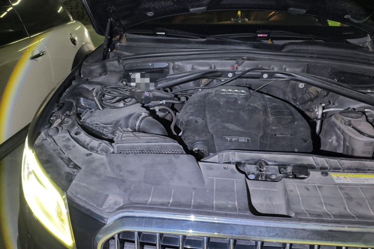 Used Audi Q5 2017 Plus 40 TFSI Technology Model Engine Bay Right