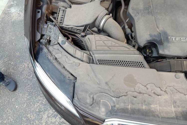 Used Audi Q5 2017 40 TFSI Technology Edition Engine Bay Right