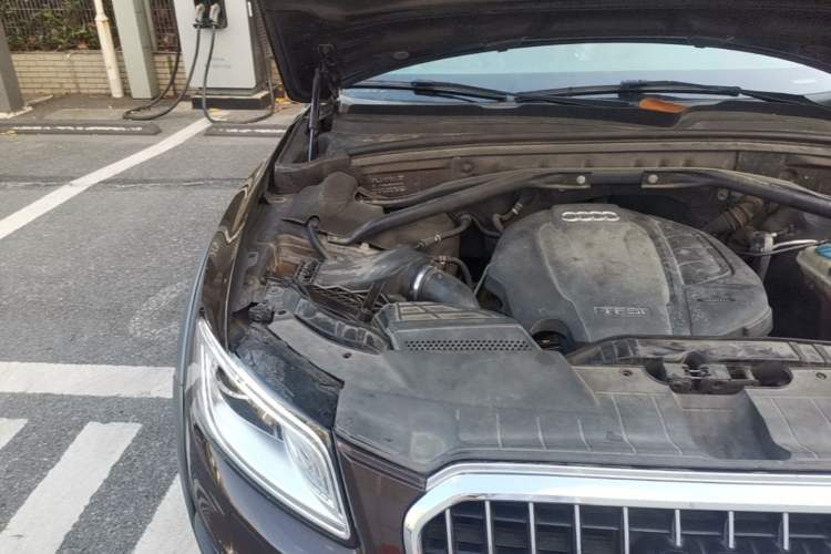 Used Audi Q5 2017 Plus 40 TFSI Comfort Model Engine Bay Right