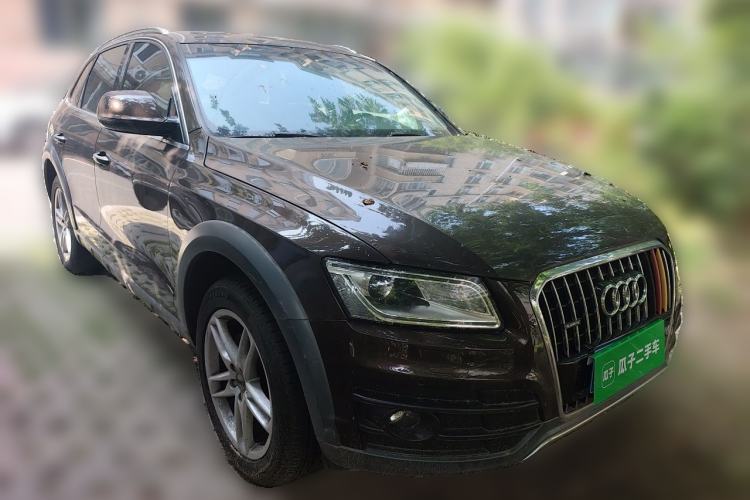 Used Audi Q5 2017 Plus 40 TFSI Technology Model Front Right 45 Deg