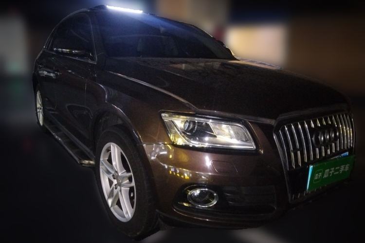 Used Audi Q5 2017 40 TFSI Comfort Model Front Right 45 Deg