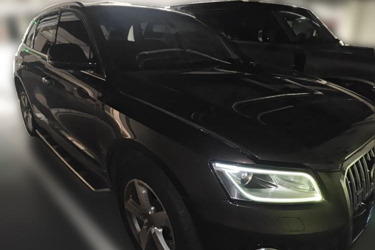 Used Audi Q5 2017 40 TFSI Ambition Edition Front Right 45 Deg