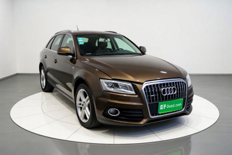Used Audi Q5 2017 40 TFSI Ambition Edition Front Right 45 Deg