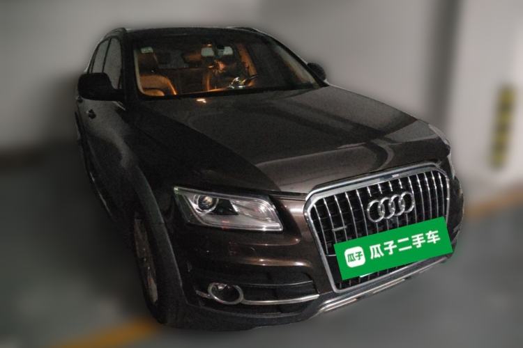 Used Audi Q5 2017 Plus 40 TFSI Technology Model Front Right 45 Deg