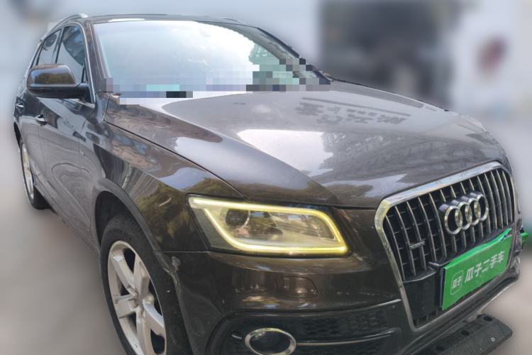 Used Audi Q5 2017 Plus 40 TFSI Ambition Model Front Right 45 Deg
