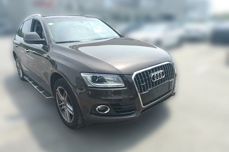 Used Audi Q5 2017 40 TFSI Comfort Model Front Right 45 Deg