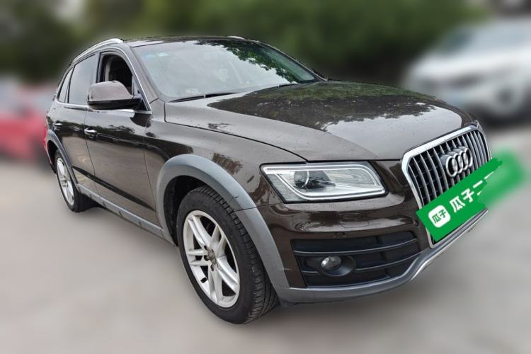 Used Audi Q5 2017 Plus 40 TFSI Technology Model Front Right 45 Deg