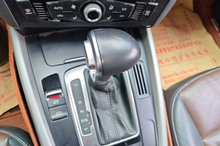 Used Audi Q5 2017 40 TFSI Ambition Edition Gear Lever