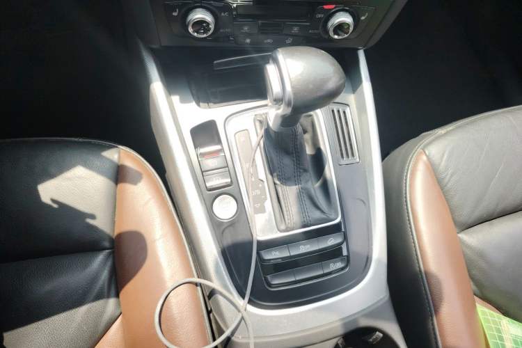 Used Audi Q5 2017 40 TFSI Technology Edition Gear Lever