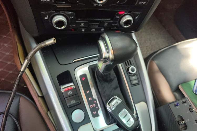Used Audi Q5 2017 Plus 40 TFSI Technology Model Gear Lever