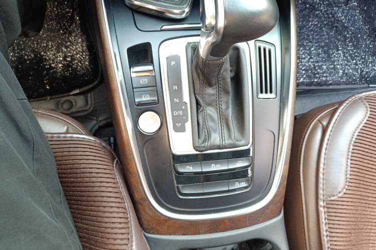 Used Audi Q5 2017 40 TFSI Technology Edition Gear Lever