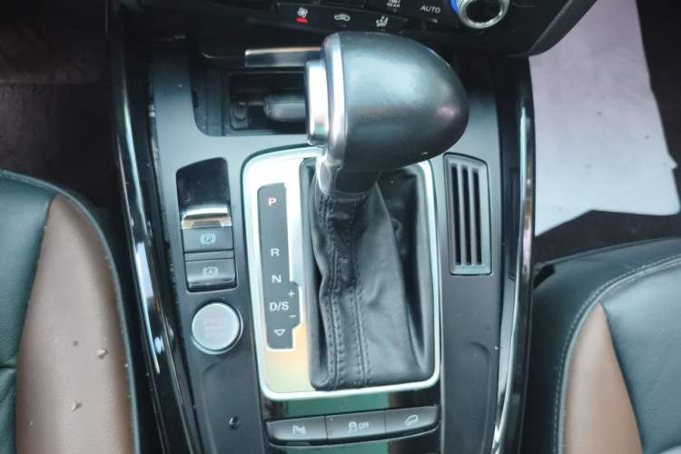 Used Audi Q5 2017 Plus 40 TFSI Technology Model Gear Lever