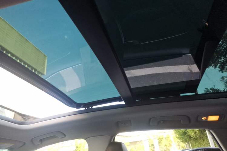 Used Audi Q5 2017 Plus 40 TFSI Comfort Model Headliner