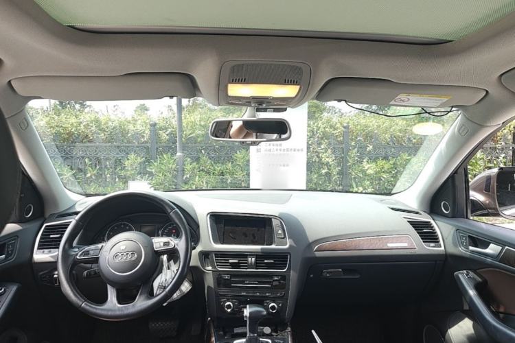 Used Audi Q5 2017 40 TFSI Comfort Model Headliner