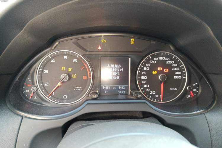 Used Audi Q5 2017 40 TFSI Technology Edition Instrument Cluster