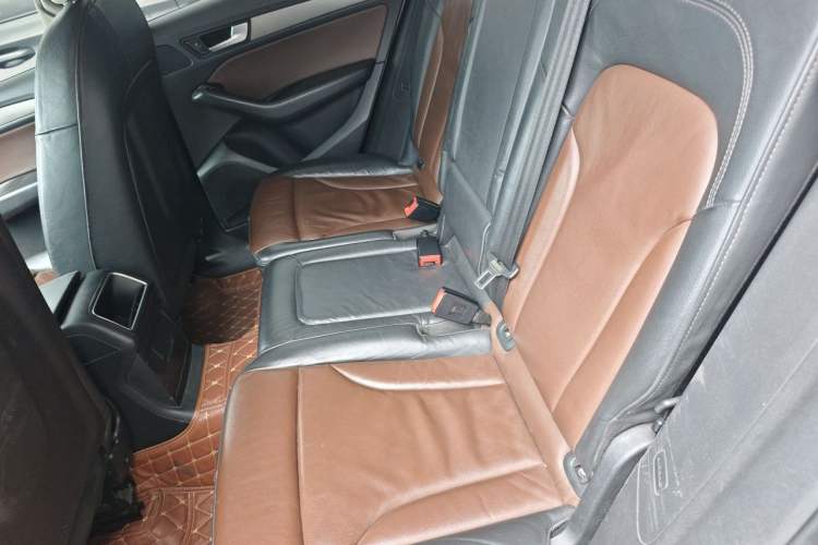 Used Audi Q5 2017 40 TFSI Ambition Edition Left Rear Seat