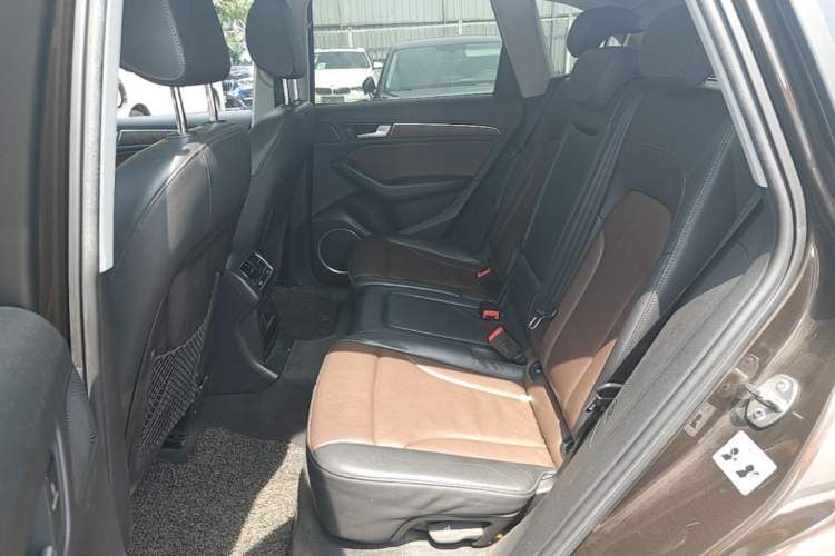 Used Audi Q5 2017 40 TFSI Comfort Model Left Rear Seat