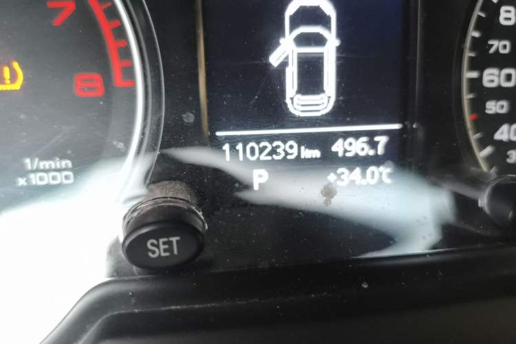 Used Audi Q5 2017 Plus 40 TFSI Ambition Model Odometer Close Up