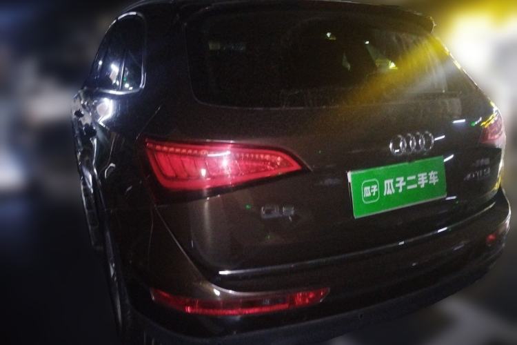 Used Audi Q5 2017 40 TFSI Comfort Model Rear Left 45 Deg