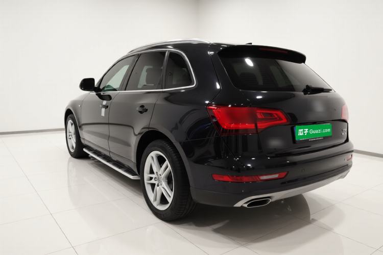 Used Audi Q5 2017 40 TFSI Comfort Model Rear Left 45 Deg