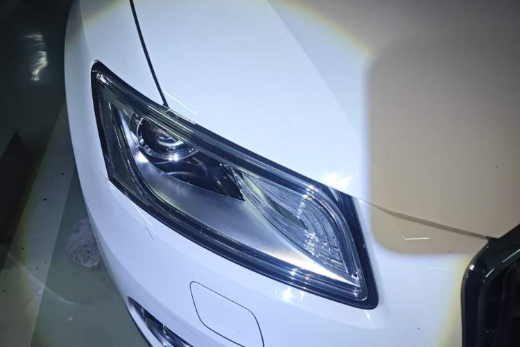 Used Audi Q5 2017 40 TFSI Ambition Edition Right Front Headlight