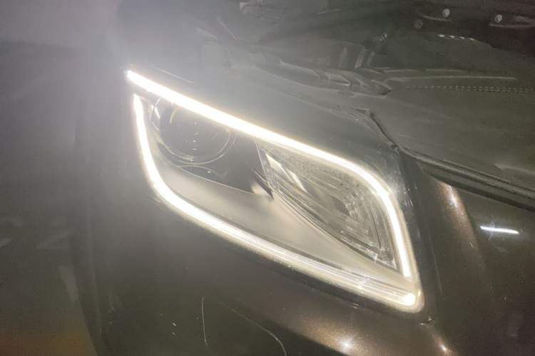Used Audi Q5 2017 Plus 40 TFSI Technology Model Right Front Headlight
