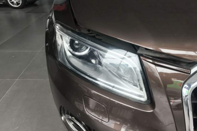 Used Audi Q5 2017 40 TFSI Comfort Model Right Front Headlight