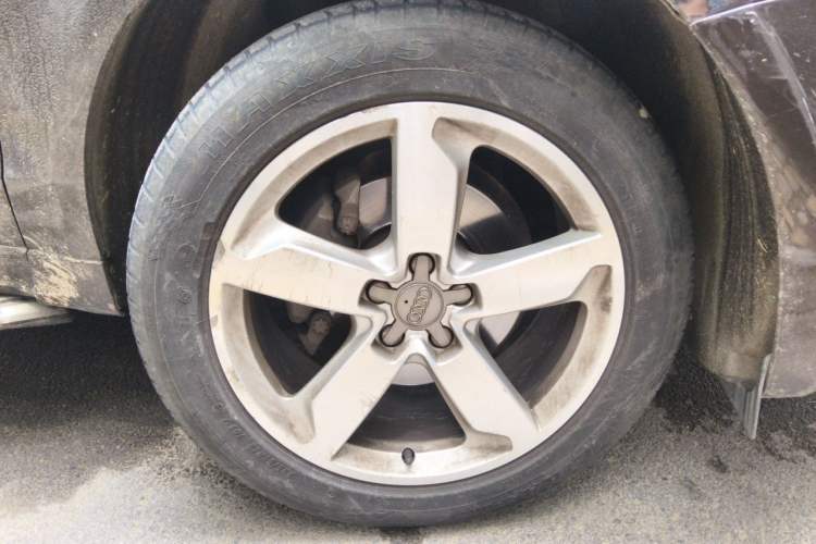 Used Audi Q5 2017 Plus 40 TFSI Ambition Model Right Front Wheel Hub