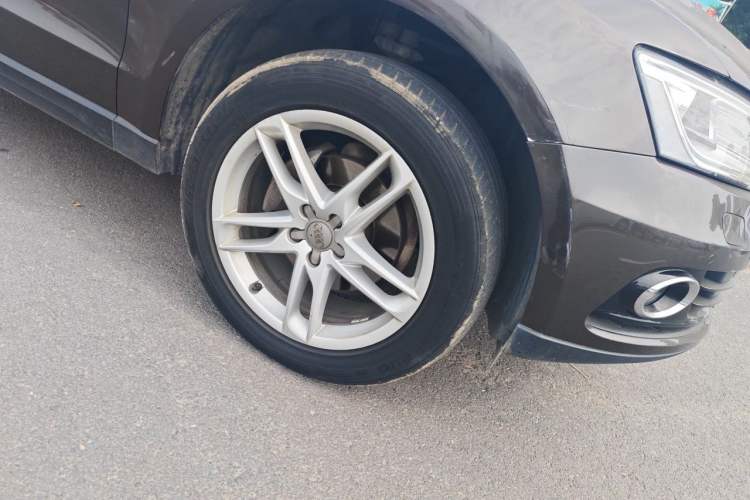 Used Audi Q5 2017 40 TFSI Technology Edition Right Front Wheel Hub