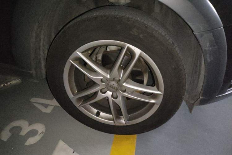 Used Audi Q5 2017 Plus 40 TFSI Technology Model Right Front Wheel Hub