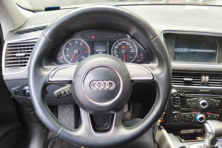 Used Audi Q5 2017 Plus 40 TFSI Ambition Model Steering Wheel