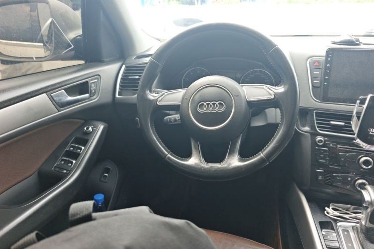 Used Audi Q5 2017 40 TFSI Ambition Edition Steering Wheel