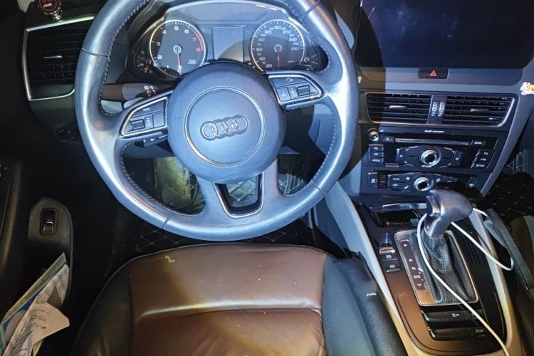 Used Audi Q5 2017 40 TFSI Ambition Edition Steering Wheel