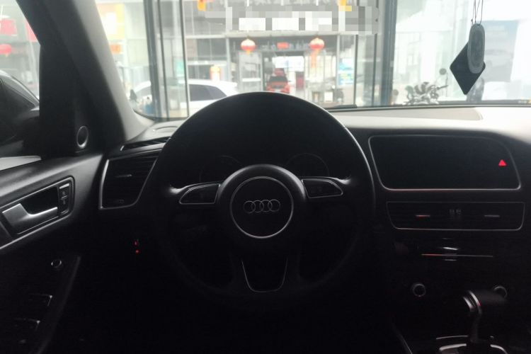 Used Audi Q5 2017 40 TFSI Comfort Model Steering Wheel
