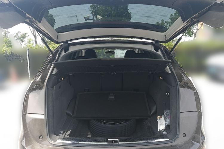Used Audi Q5 2017 40 TFSI Comfort Model Trunk